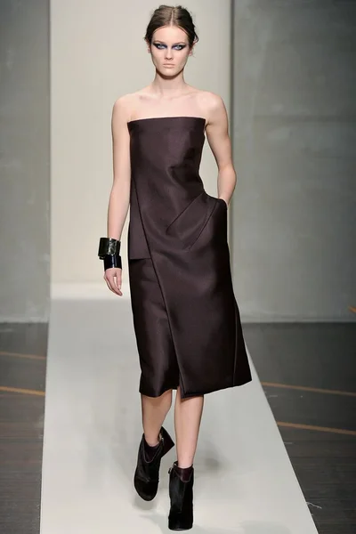 Look 28